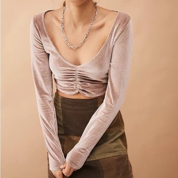 Urban Outfitters Women M Mauve Ribbed Velvet Long Sleeve Paradox Ruched Crop Top - Picture 1 of 9